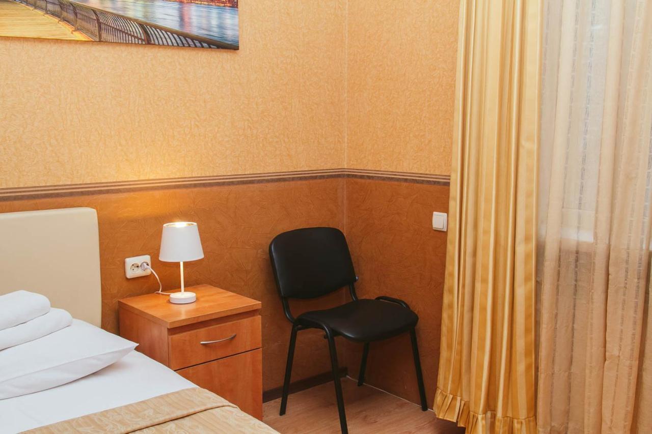 Korona Hotel Boryspil Room photo